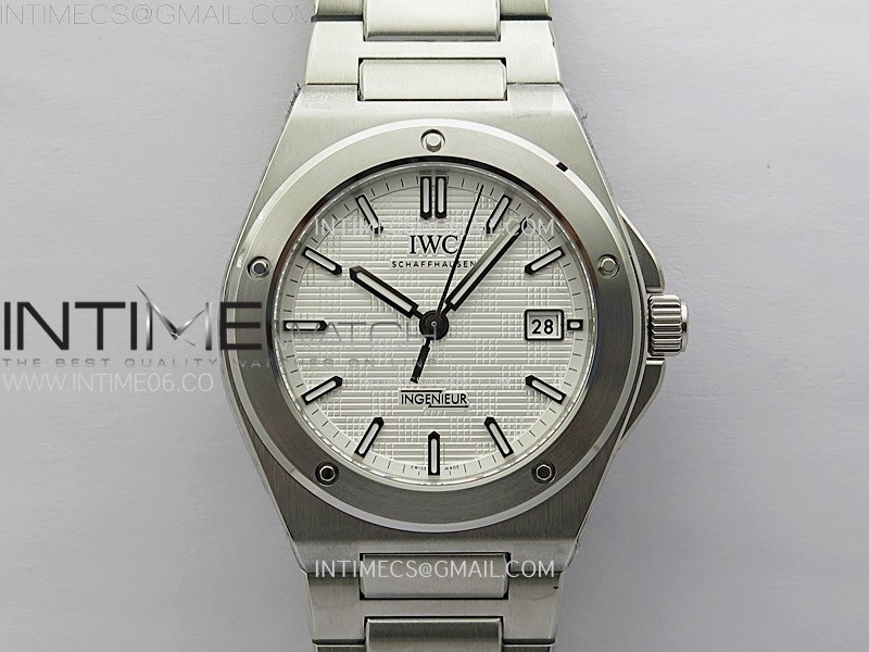 ingenieur-iw328902-ss-v7f-1-1-best-edition-silver-dial-on-ss-bracelet-a2892.jpg