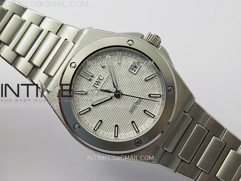 ingenieur-iw328902-ss-v7f-1-1-best-edition-silver-dial-on-ss-bracelet-a2892-1.jpg