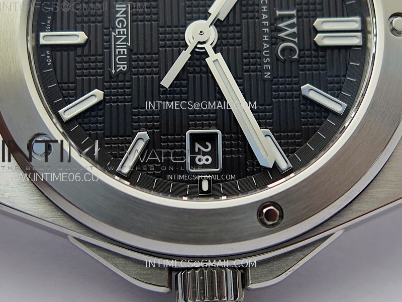 ingenieur-iw328901-ss-v7f-1-1-best-edition-black-dial-on-ss-bracelet-a2892-4.jpg