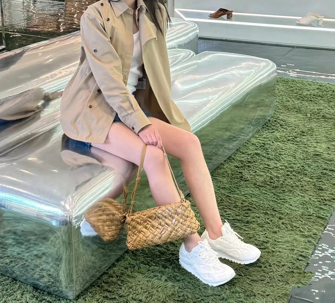 i1742620458_193_0.jpg i1742620458_193_0.jpg